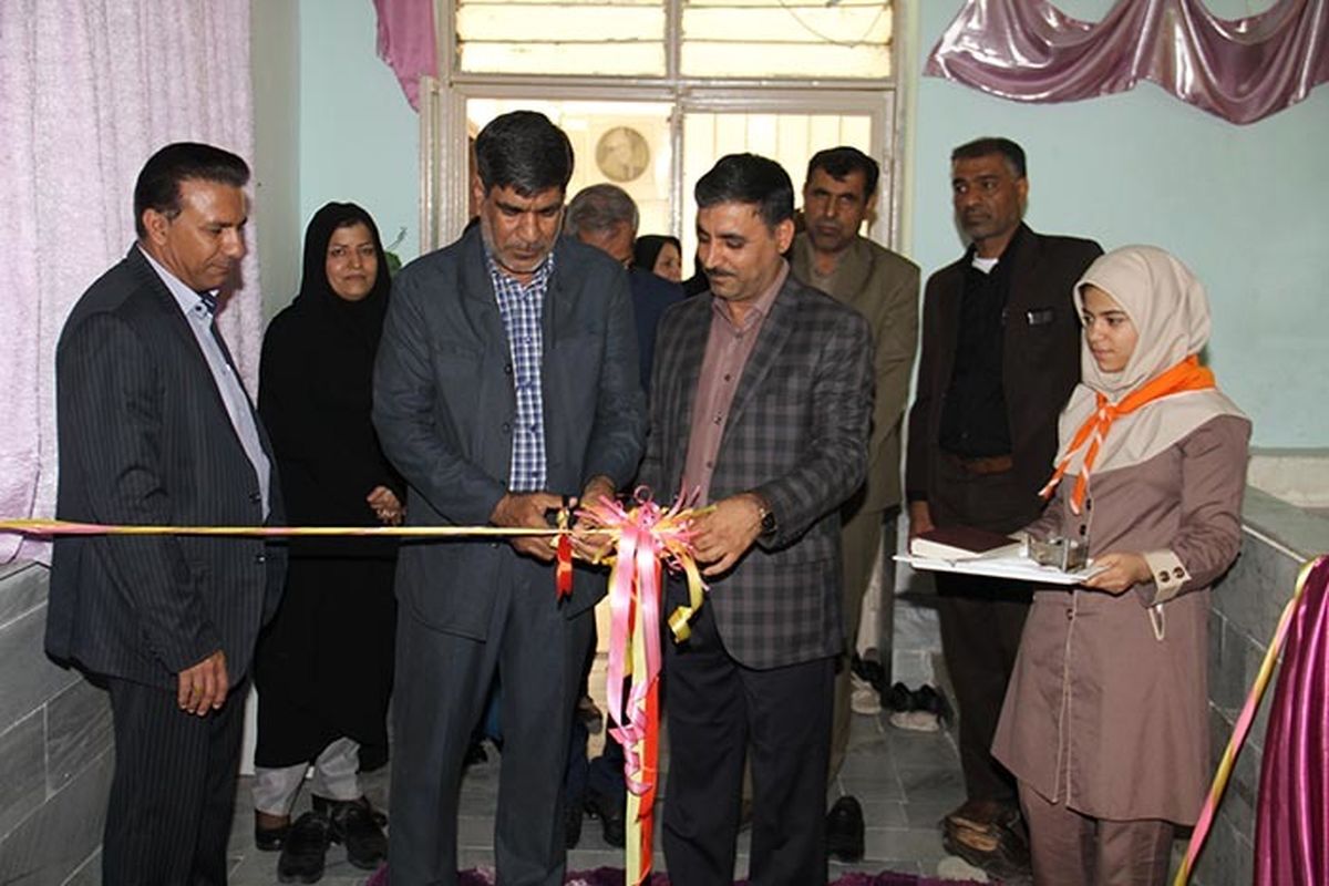 افتتاح نمایشگاه ادبی در دبیرستان عصمتیه ناحیه یک بندرعباس