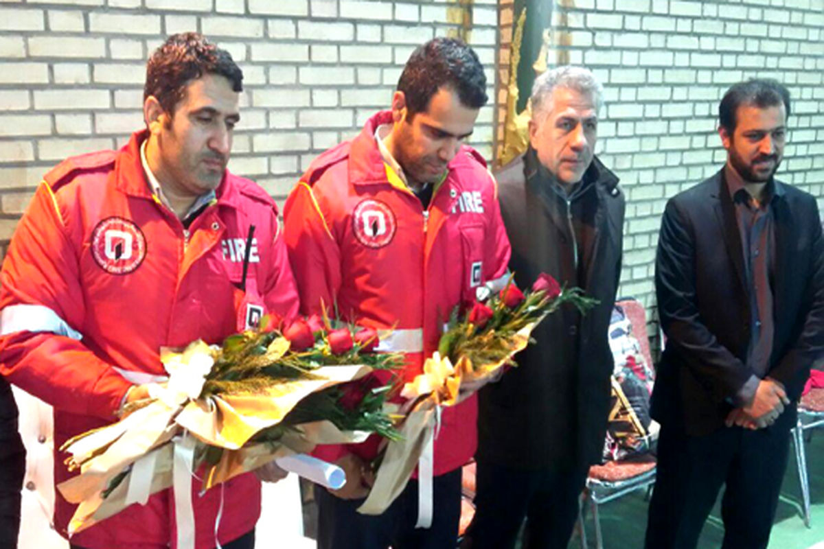 تجلیل از آتش نشان های منطقه ۳ در جشنواره استعداد یابی تنیس استان تهران