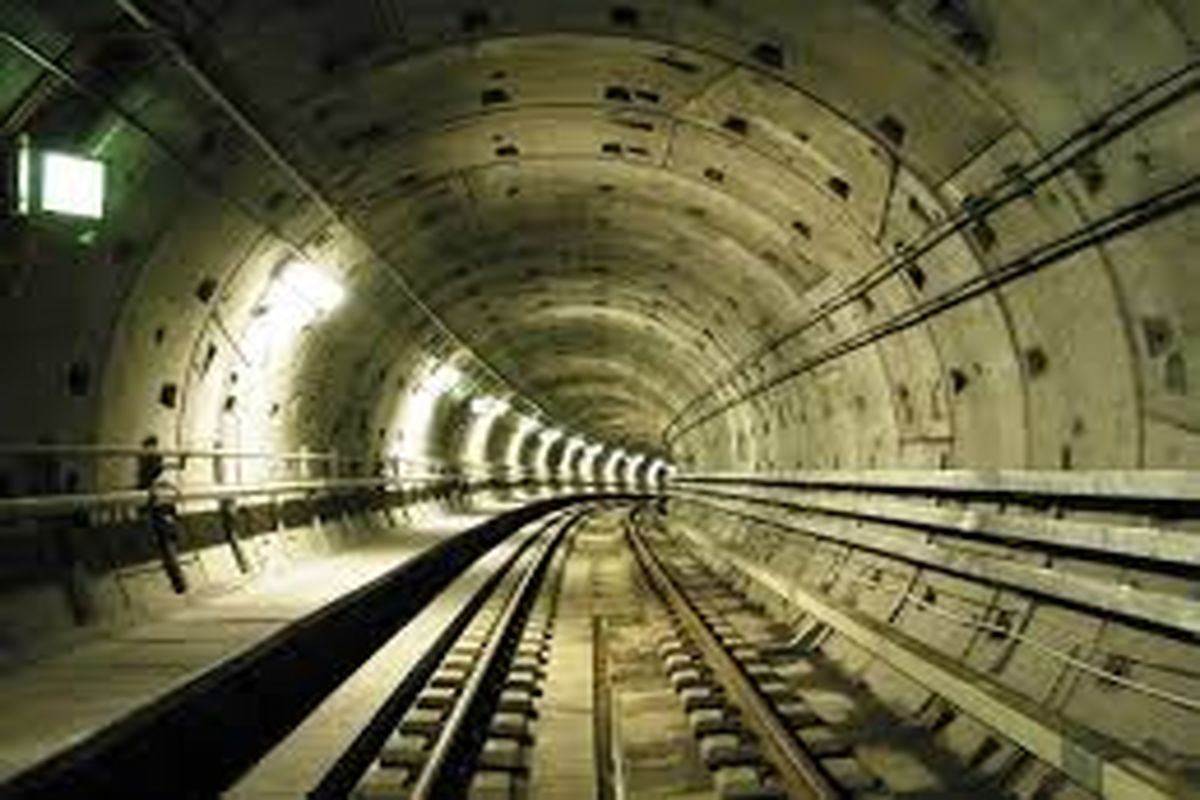 اختلال در خط چهار مترو/ توقف ۲۰ دقیقه ای در تونل