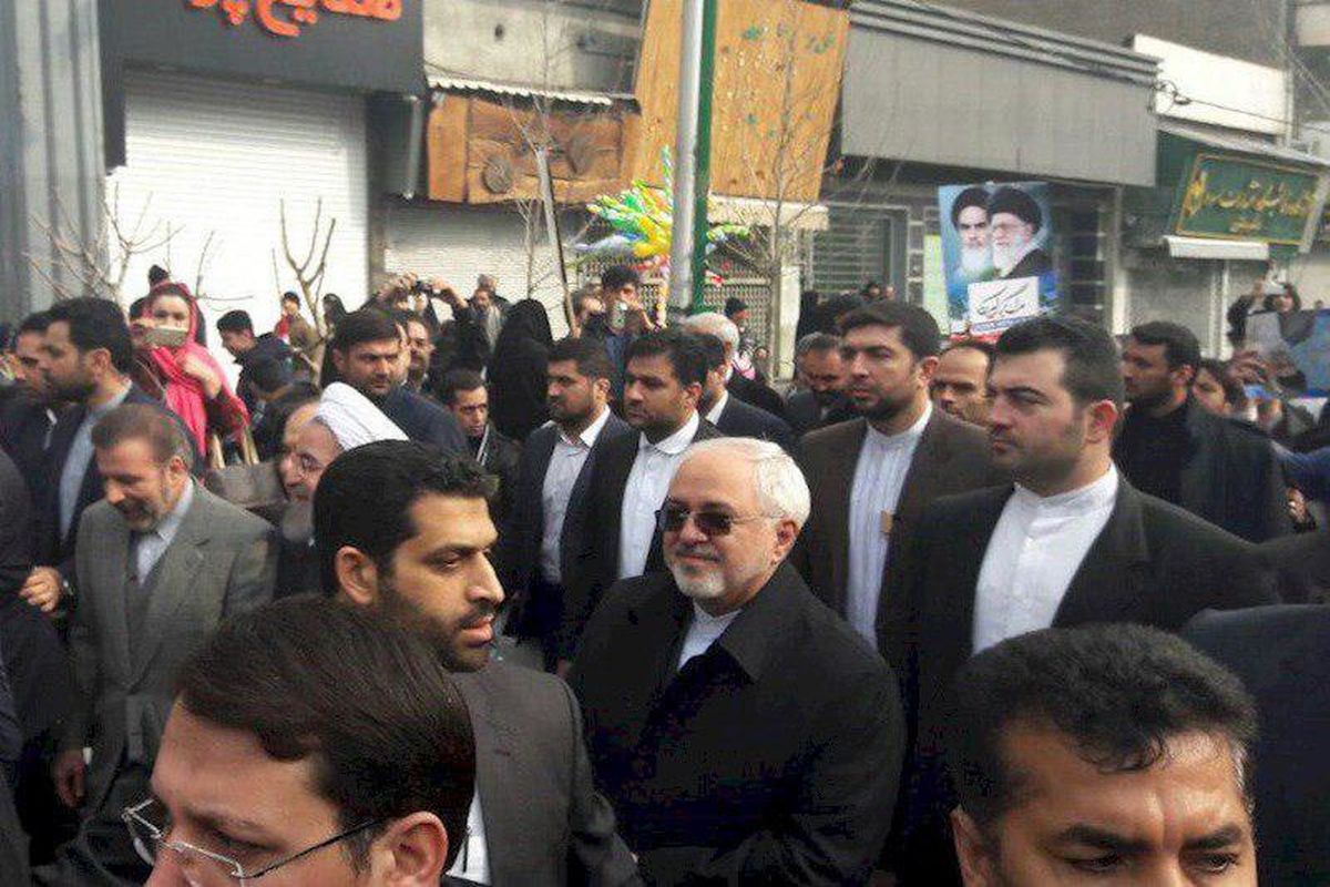 ظریف و عراقچی در راهپیمایی ۲۲ بهمن شرکت کردند