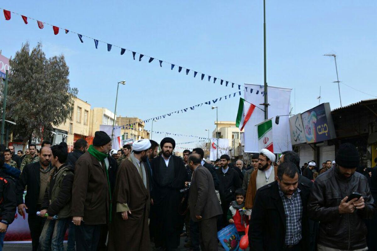 حضور حجت الاسلام والمسلمین سیدعلی خمینی در راهپیمایی ۲۲ بهمن شهر قم