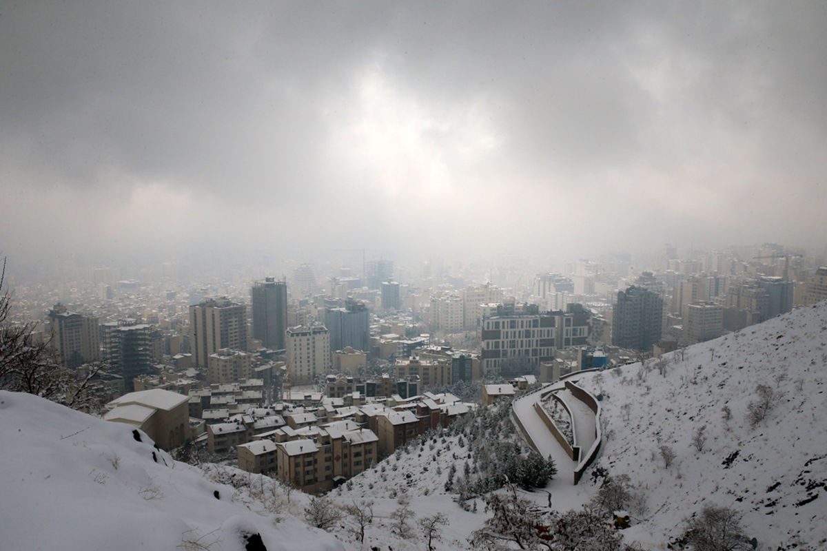 تهران پاک و برفی است