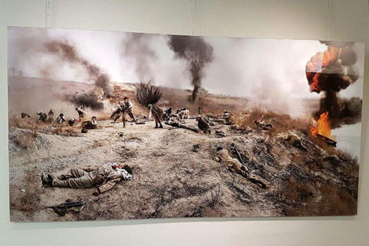 تصویر انقلاب اسلامی و دفاع مقدس در آثار هنری «نگار مکتب­خانه»