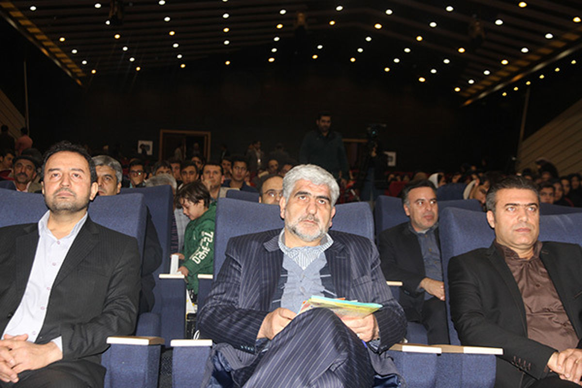 از ۹۷اثر برگزیده استانی جشنواره نوجوان سالم تجلیل به عمل آمد