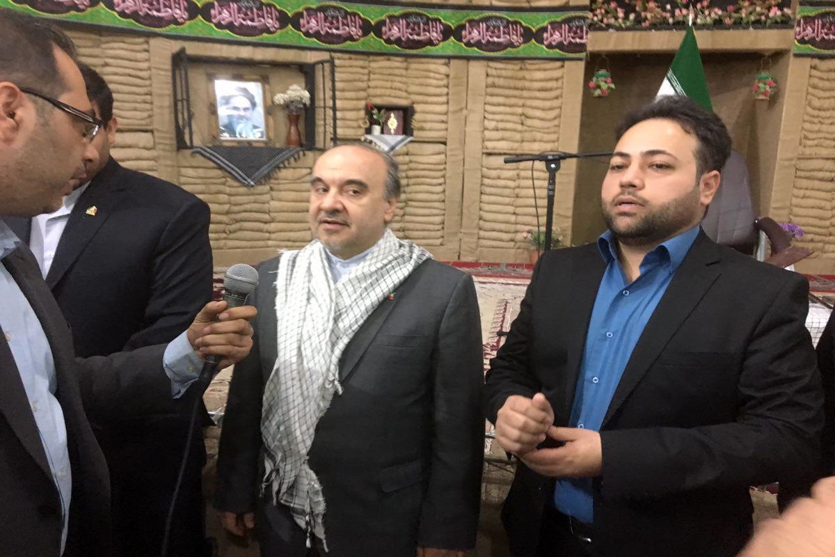 حضور وزیرورزش در مناطق جنگی خوزستان +عکس