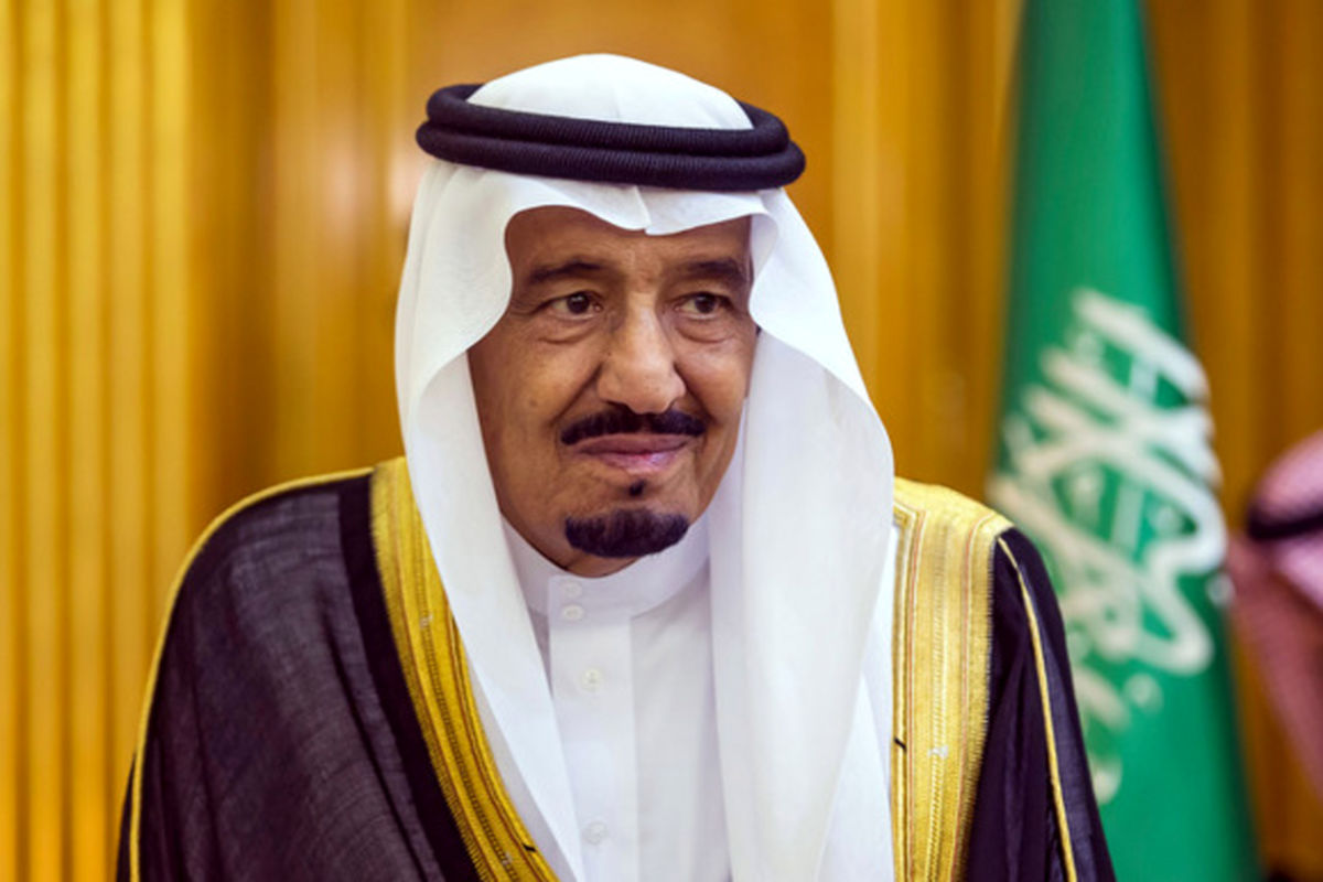 سفر تفریحی پادشاه عربستان در صدر هیات ۱۵۰۰ نفری!