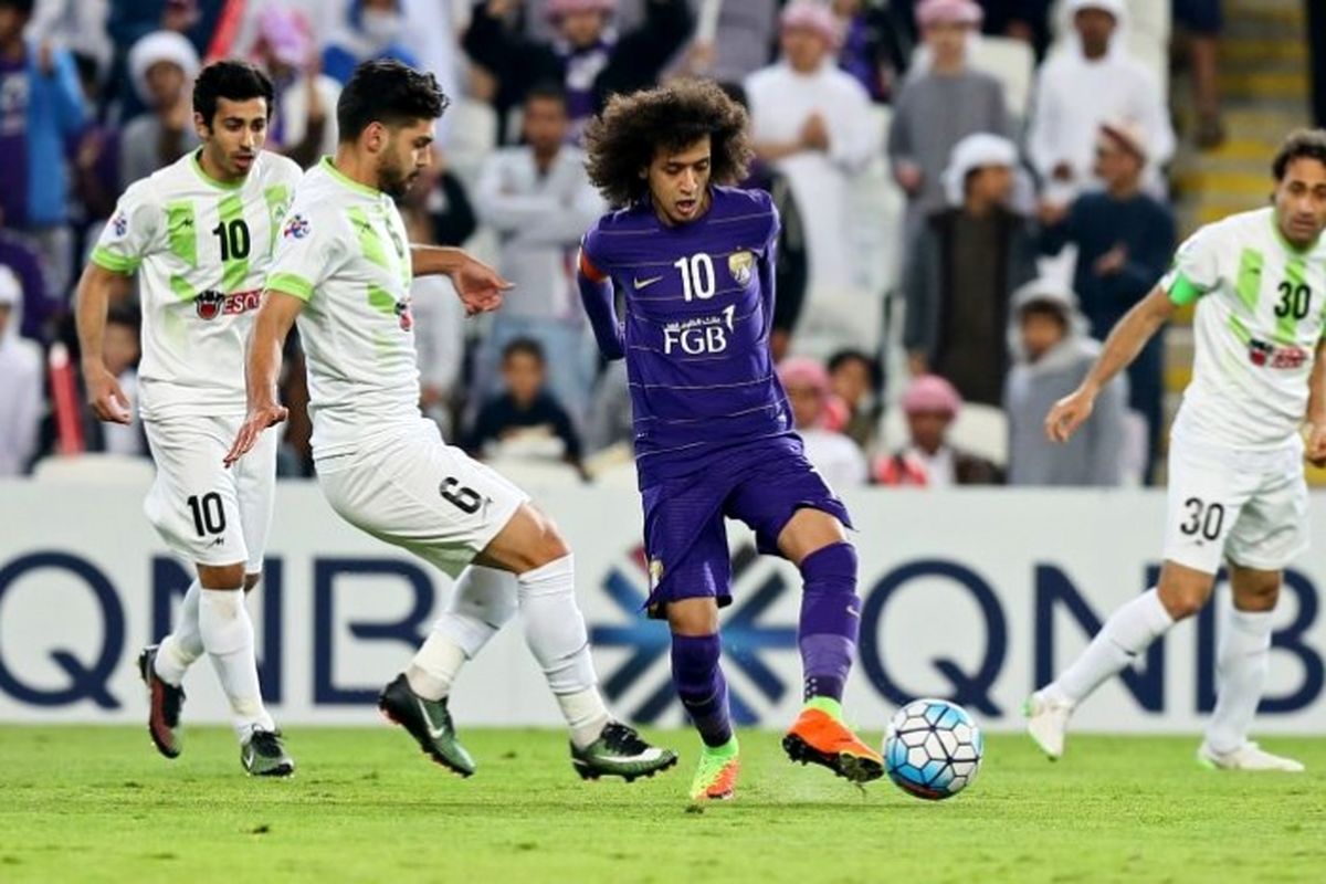 ذوب آهن، هوادار استقلال مقابل تیم سعودی