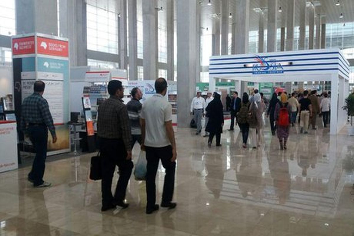 از نبود کارت خوان در غرفه‌های نمایشگاه کتاب تا مشکل تردد بازدیدکنندگان