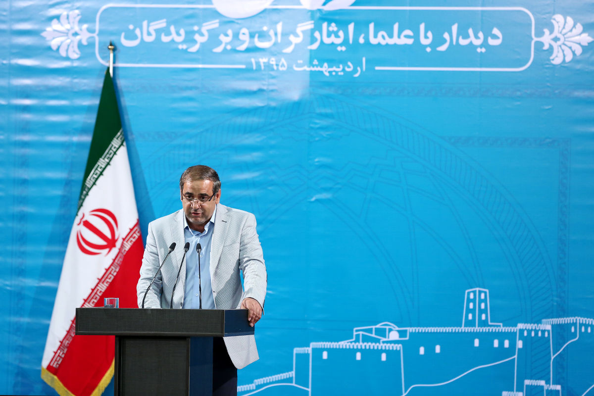 نویسنده کتاب آن ۲۳ نفر: آقای روحانی شهد شیرین موفقیتتان برجام/ کرمان خاستگاه آیت الله هاشمی و سردار سلیمانی است/ دستور اجرایی رییس جمهوری برای درخواست یوسف زاده