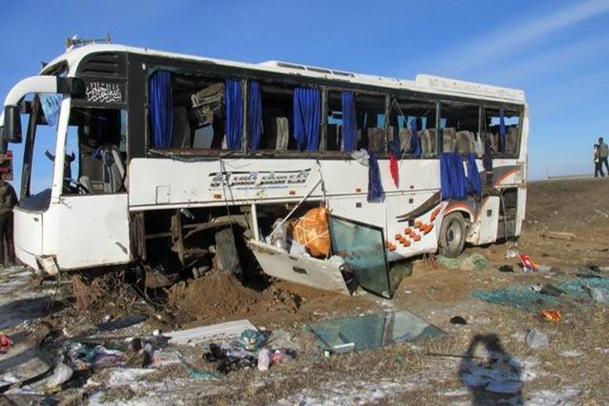 واژگونی اتوبوس ۲ کشته و ۸ مجروح برجای گذاشت