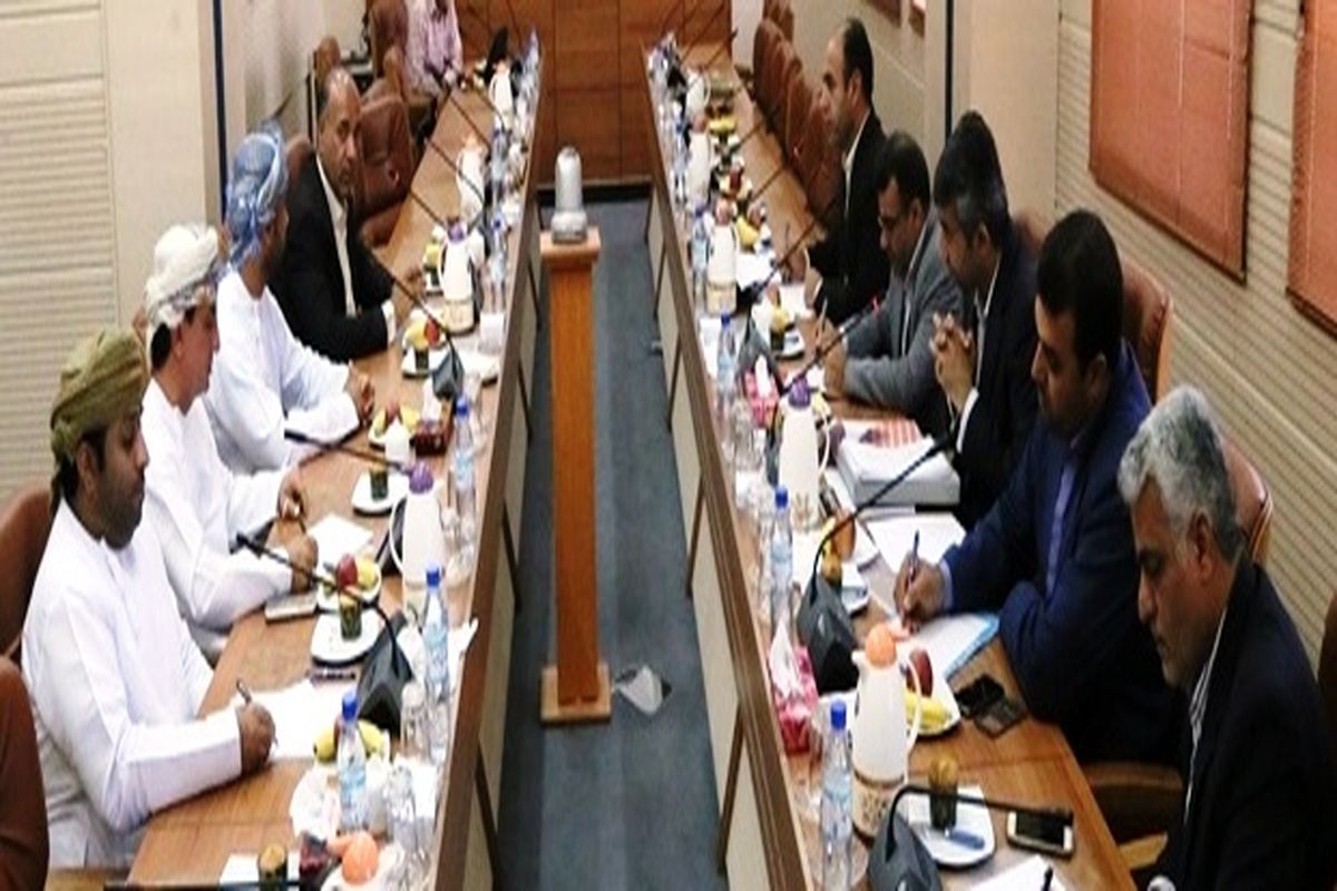 اجرای تفاهم نامه های میان استان های هرمزگان و مسندم عمان پیگیری شد