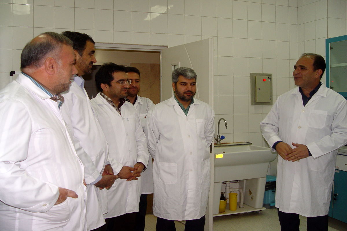 معاون سازمان پدافند غیرعامل کشور از آزمایشگاه مرجع دامپزشکی قزوین بازدید کرد