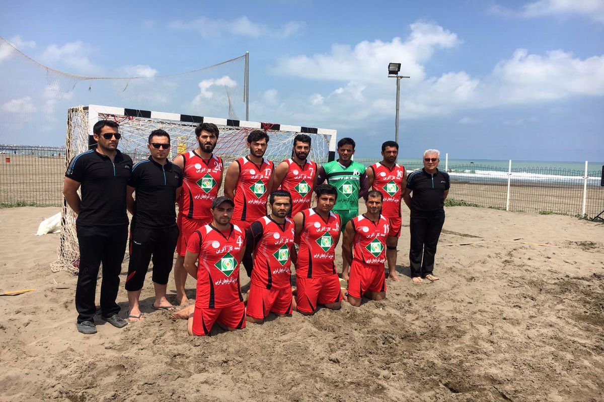 بیمه کارآفرین آذربایجان غربی نائب قهرمان مسابقات هندبال ساحلی قهرمانی شمال کشور شد