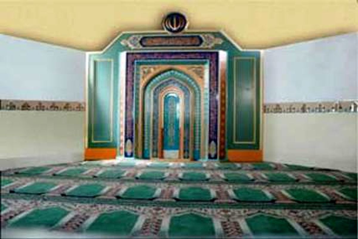 غباروبی نماز خانه ها در اماکن فرهنگی استان هرمزگان