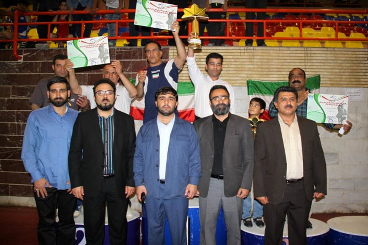 قهرمانی خرم‌آباد و کوهدشت در مسابقات کشتی نونهالان  لرستان /پلدختر در هشت وزن با ۶ فینالیست خود را نشان داد