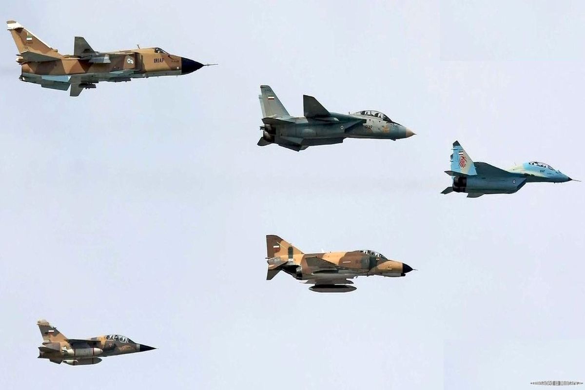 جنگنده‌های نیروی هوایی ارتش مواضع نیروهای مهاجم را بمباران کردند