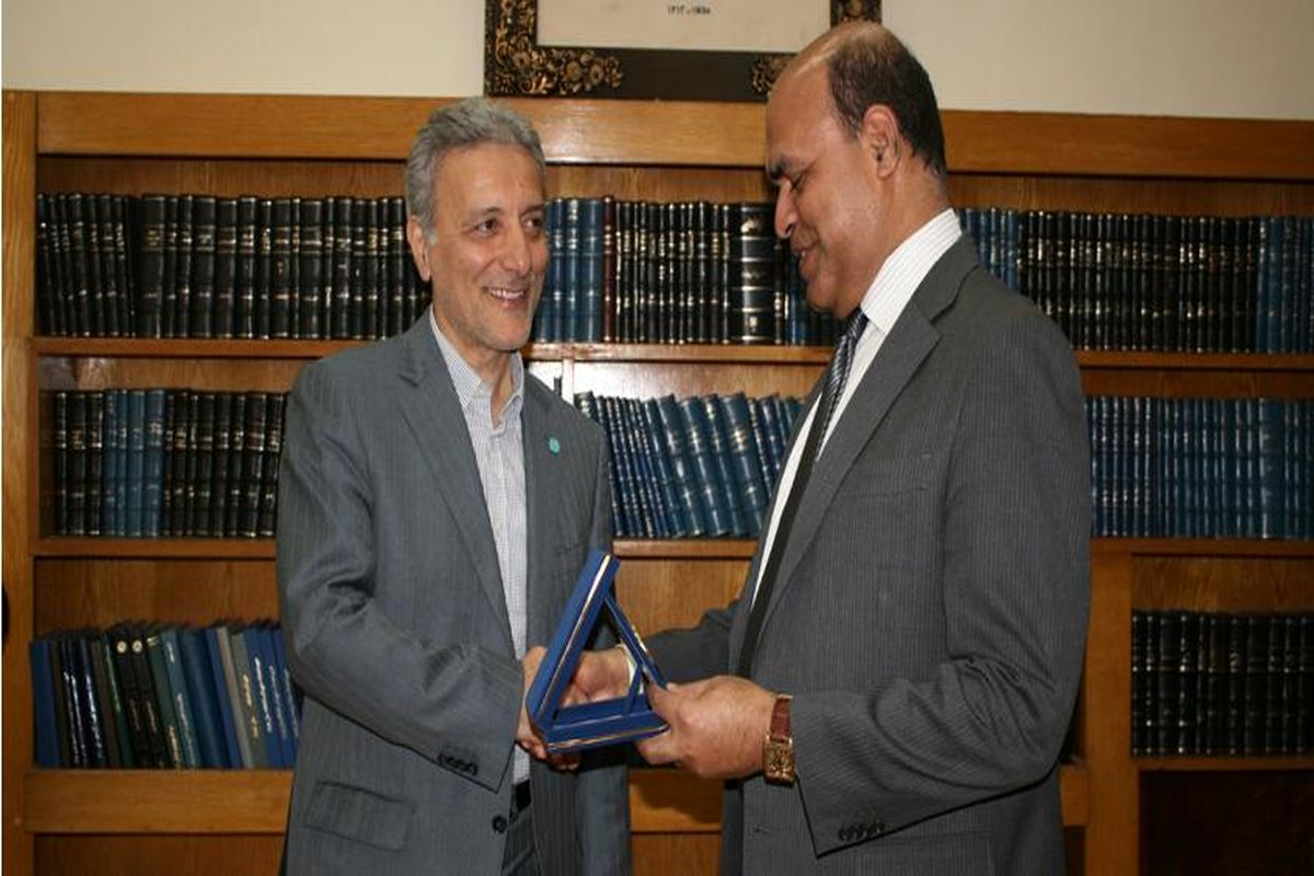 دیدار سفیر بنگلادش در تهران با رییس دانشگاه تهران