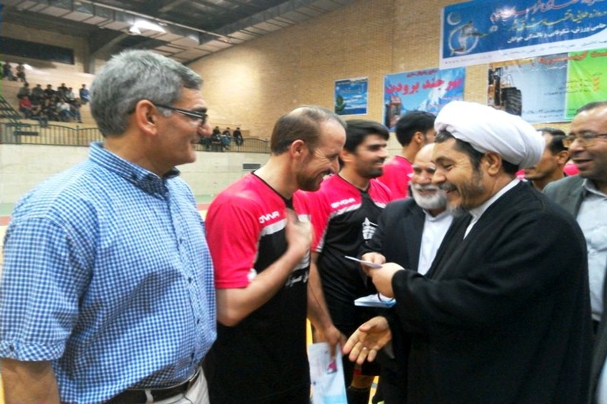 باید جامعه به ورزش و تحرک بیشتری بپردازد