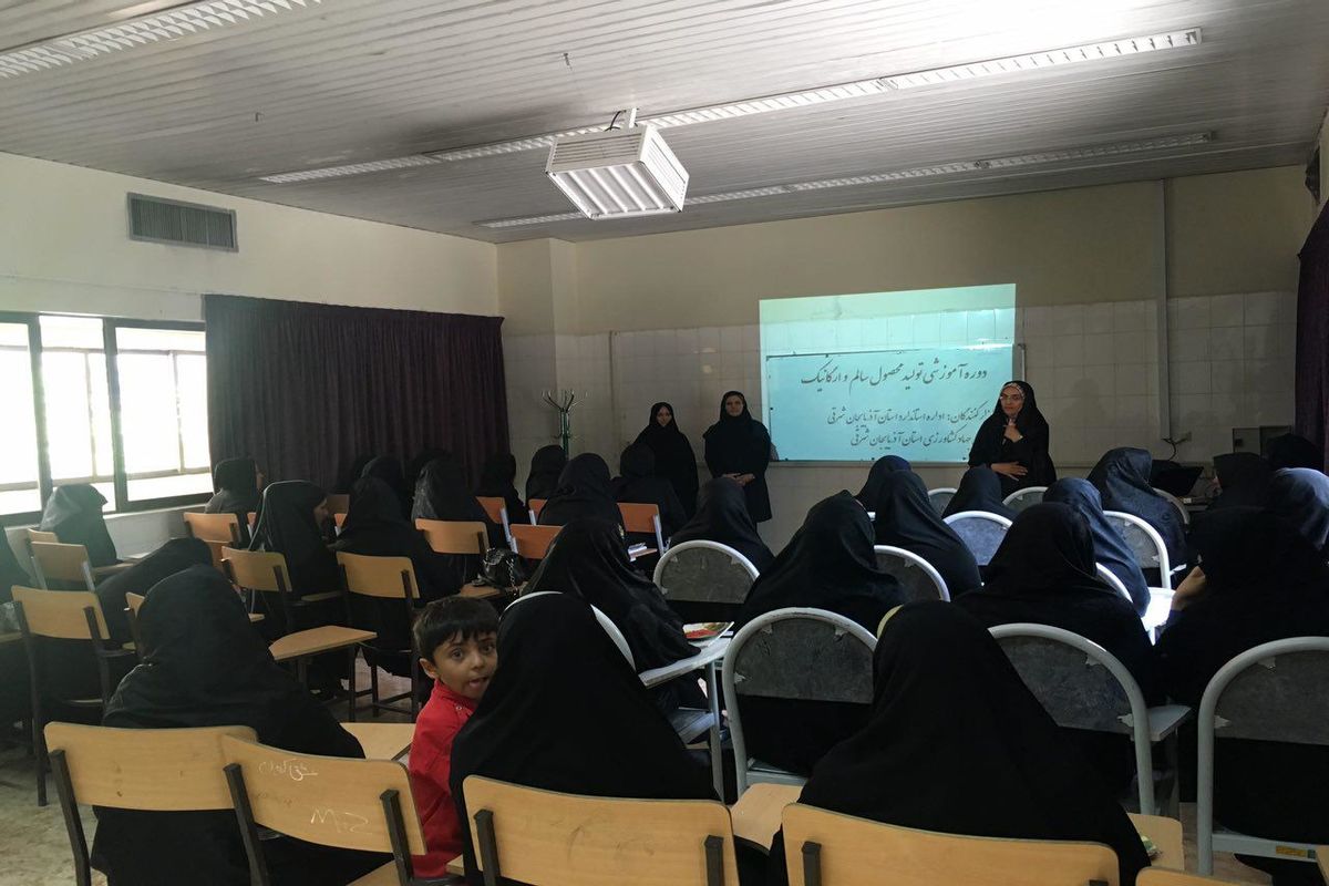 توانمندسازی بانوان روستایی برای تولید محصول کشاورزی باعث ایجاد اشتغال می شود