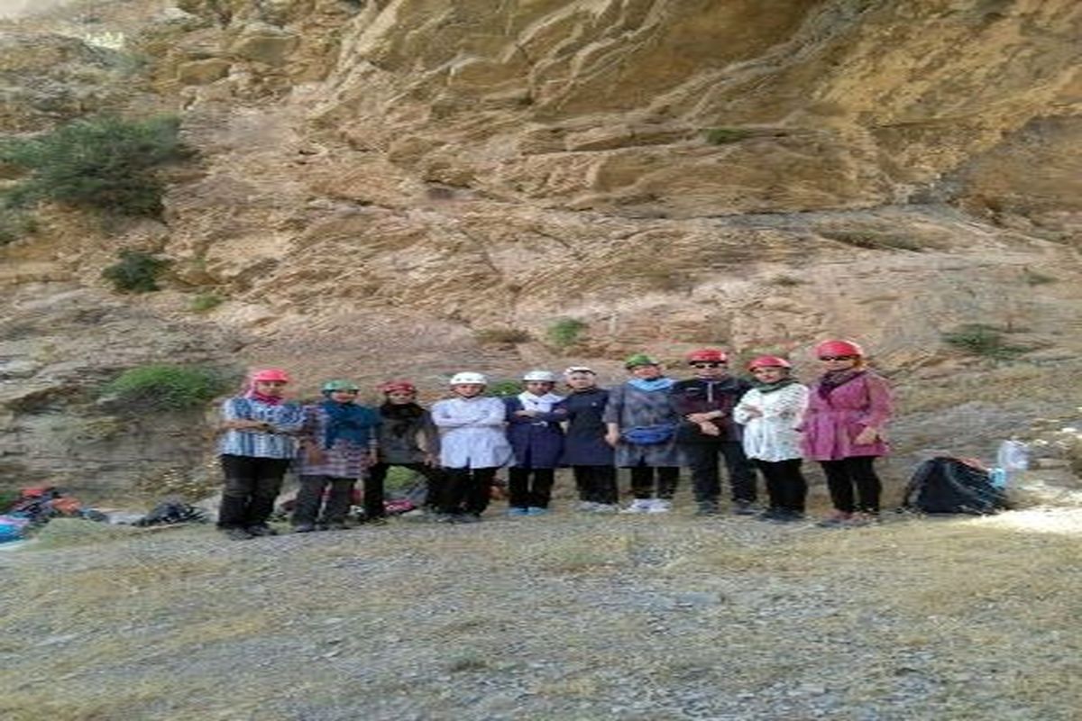 برگزاری یک دوره کلاس کار آموزی سنگ طبیعت در خرم آباد