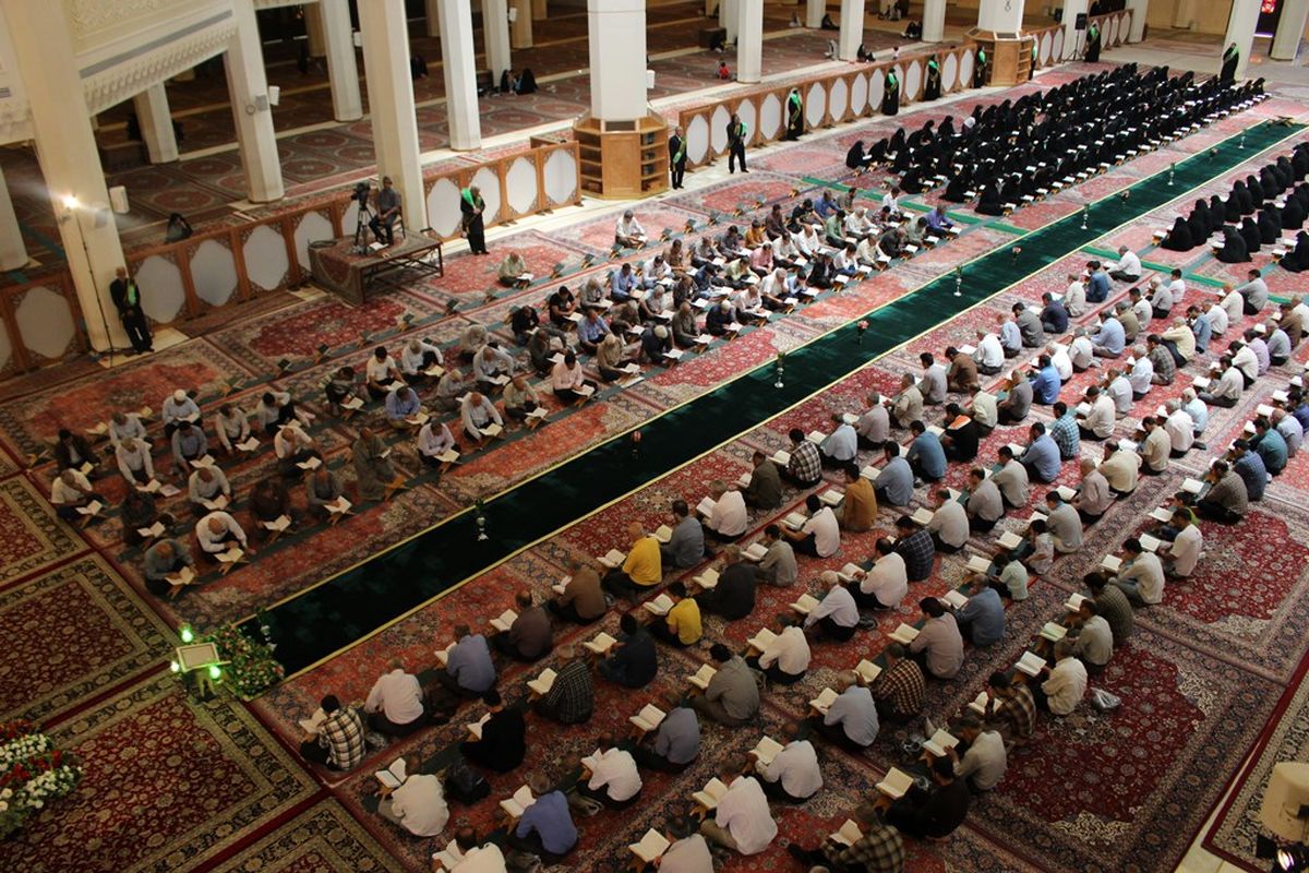 توجه به آموزه‌های قرآنی در جامعه نهادینه شود