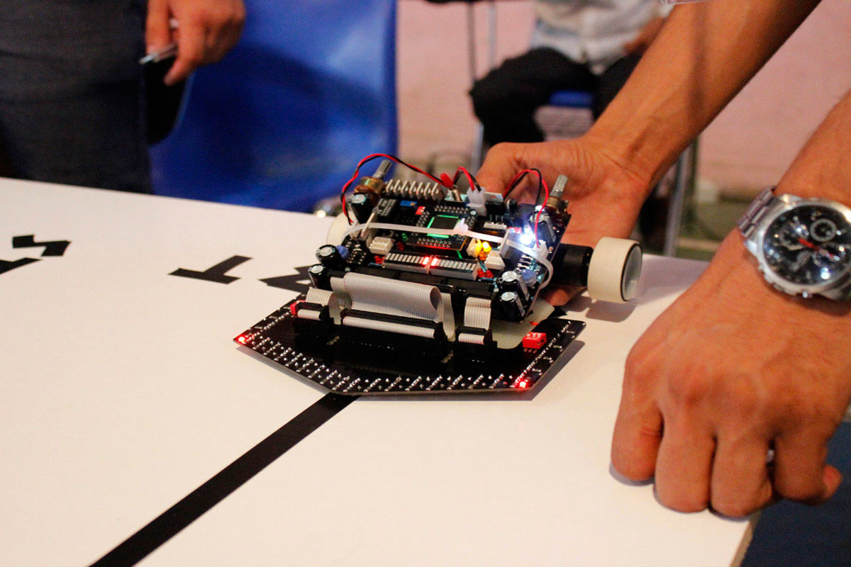 برگزاری چهارمین دوره مسابقات کشوری رباتیک خیام در نیشابور