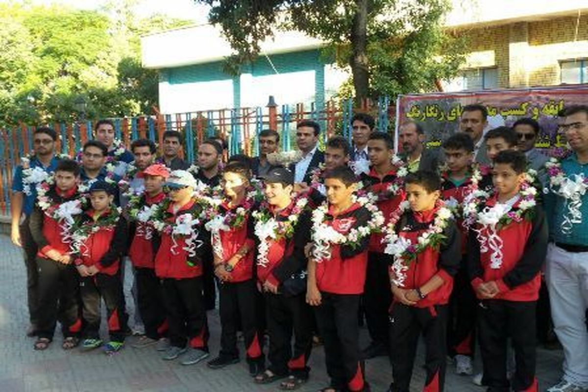 کسب مدال های رنگارنگ مسابقات شنای دانش آموزی کشور توسط دانش آموزان کرمانی