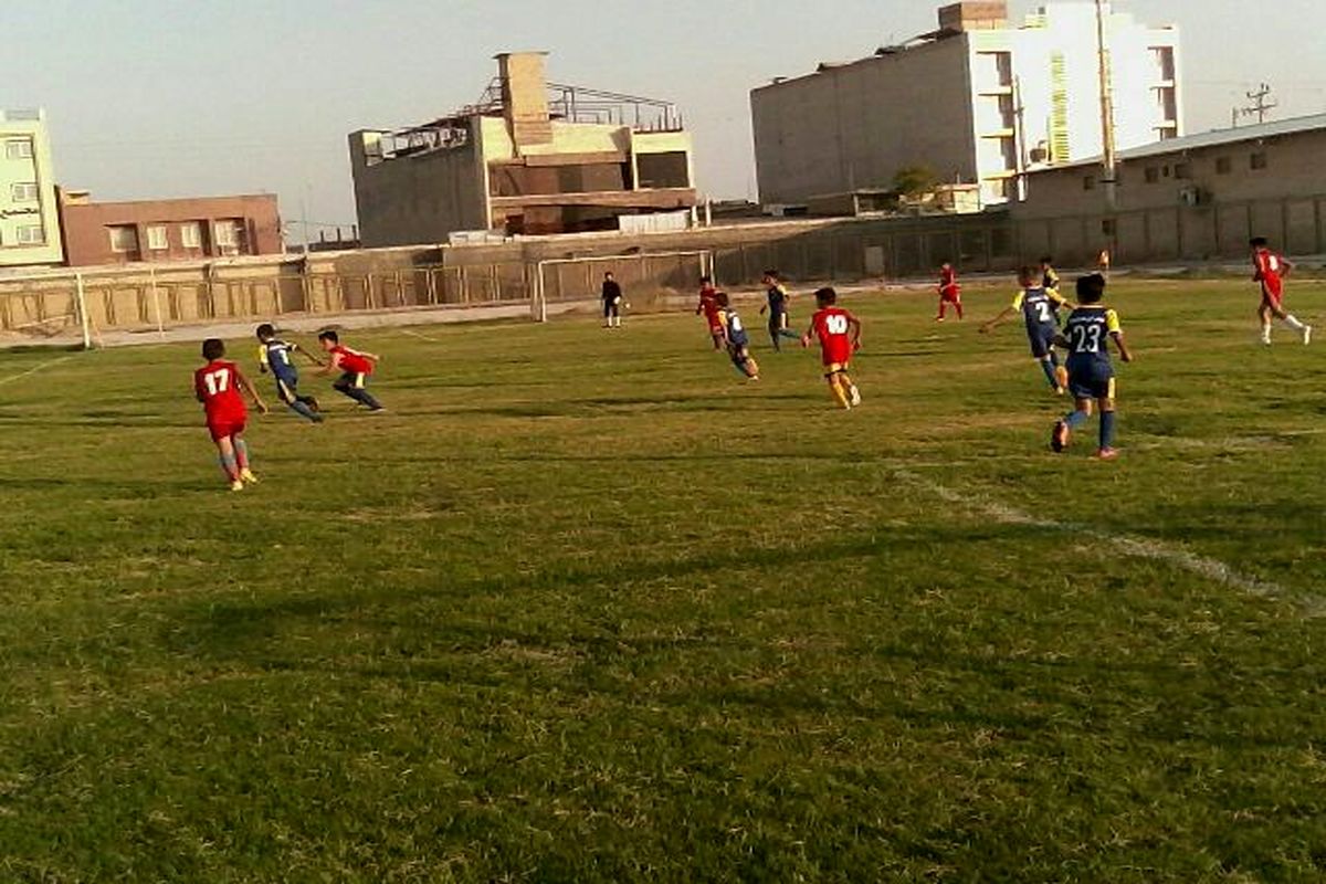 فستیوال مدارس فوتبال در خوزستان و آذربایجان شرقی برگزار می‌شود+ عکس
