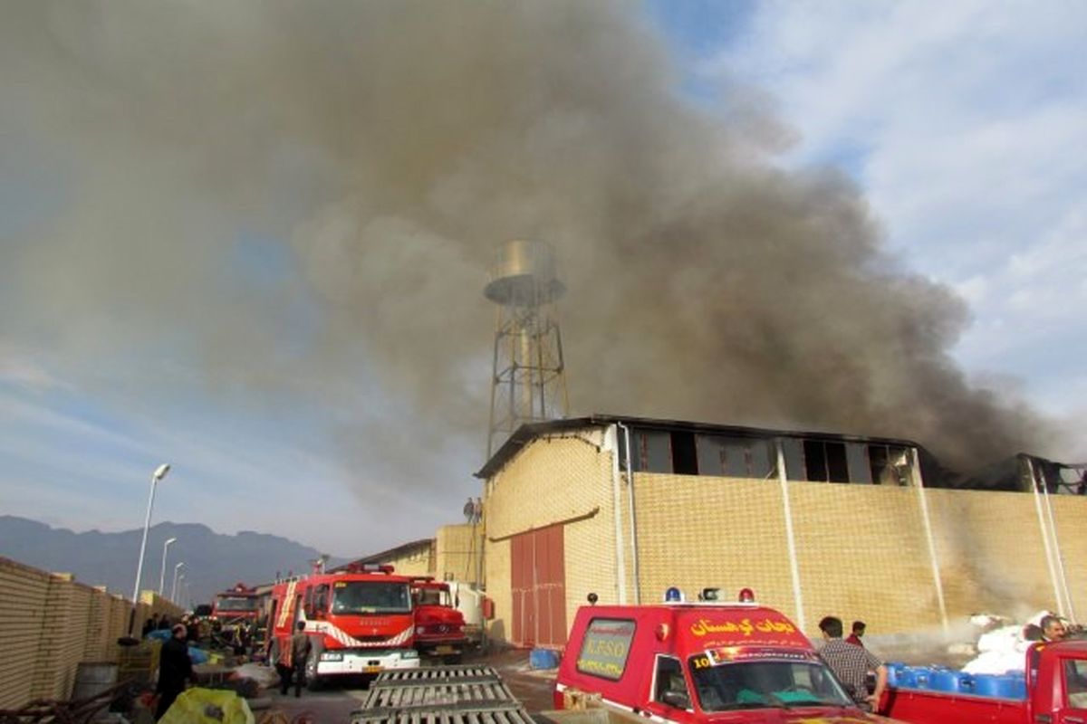 آتش سوزی در کارخانه تن ماهی کنارک