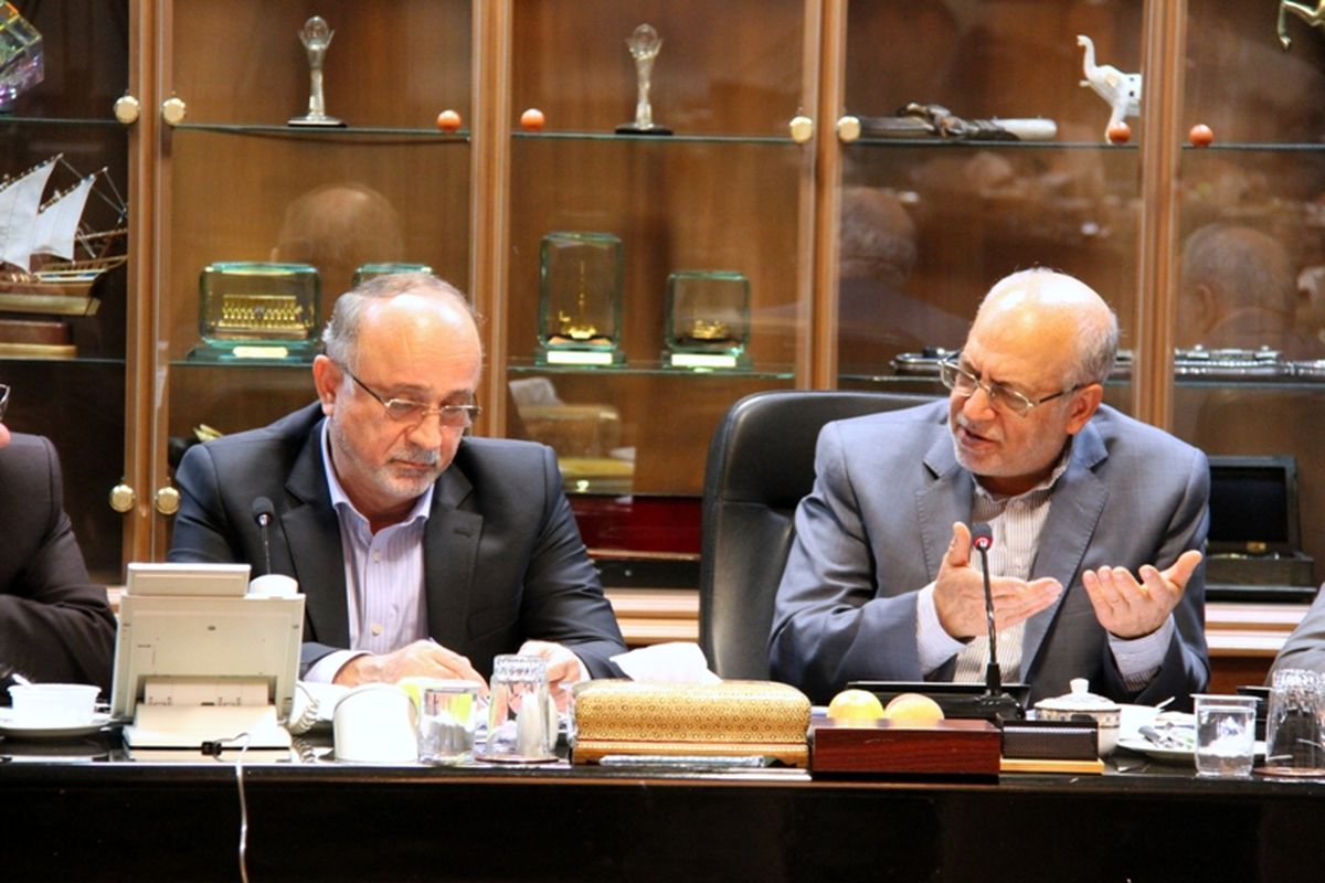 وزیر صنعت و معدن :
برنامه وزارت صنعت معدن و تجارت در گیلان توسعه صنایع صادرات محور است