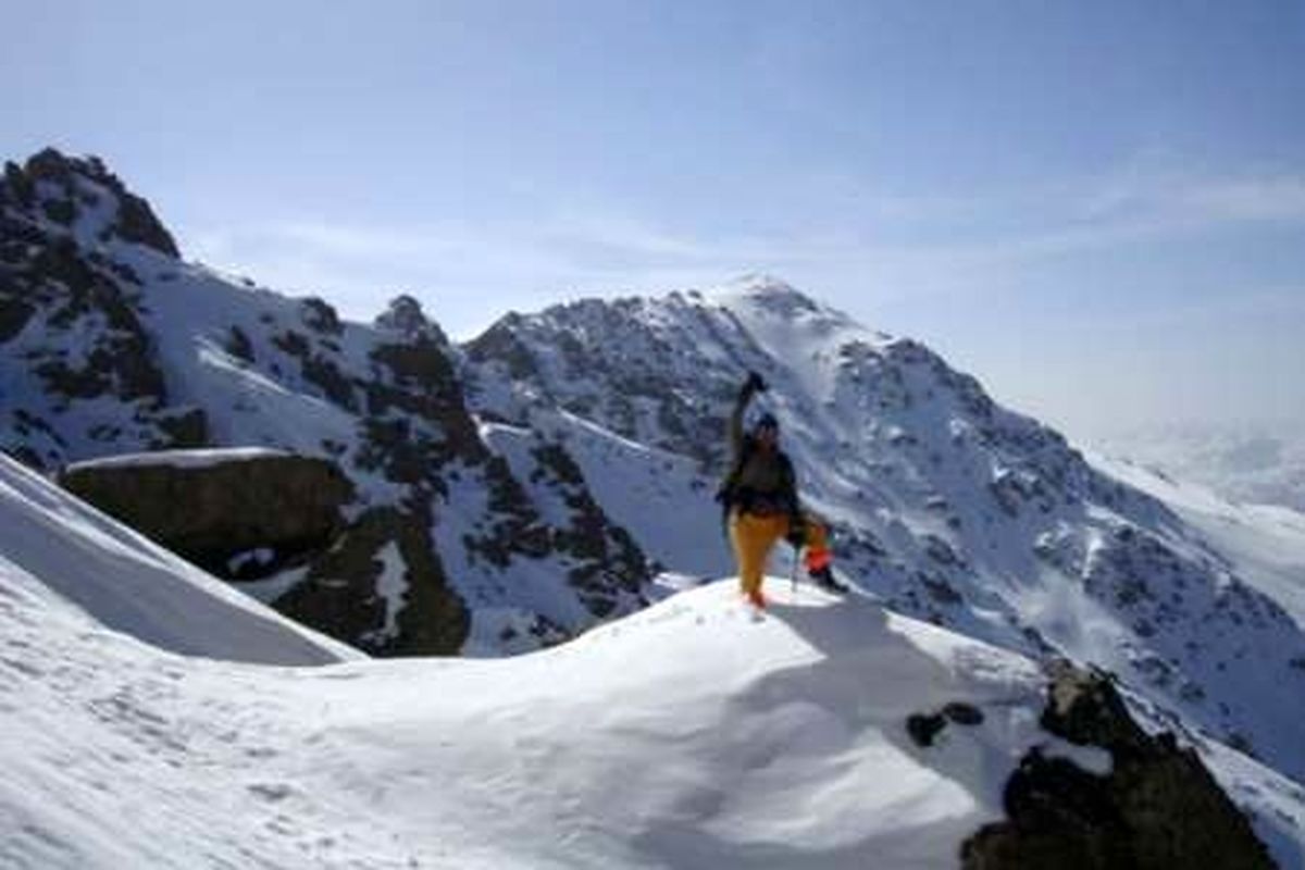 سعیده صفاریان بر فراز دماوند ایستاد