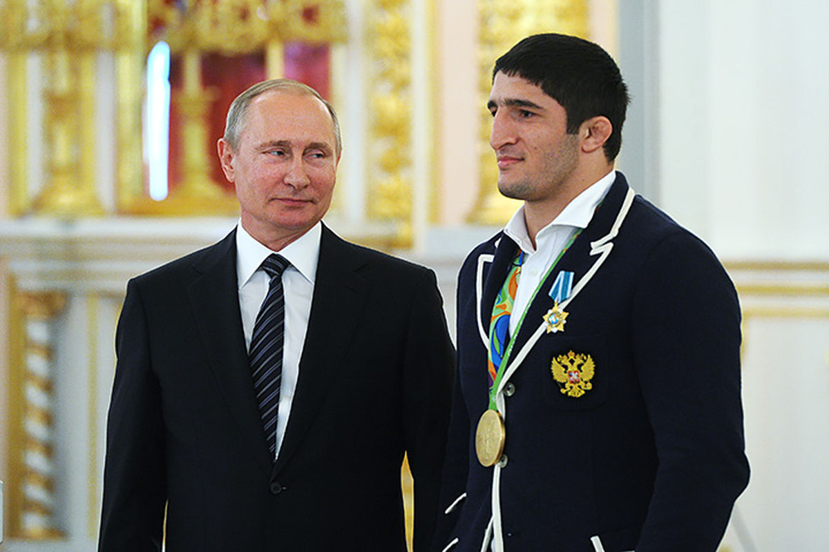 جایزه و مدال افتخار پوتین به ورزشکاران روس اهدا شد