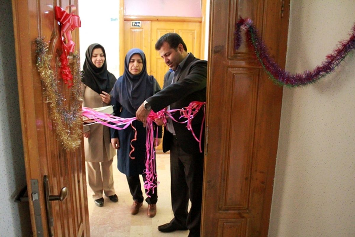 افتتاح دو آموزشگاه خیاطی و قالیبافی در بندرعباس