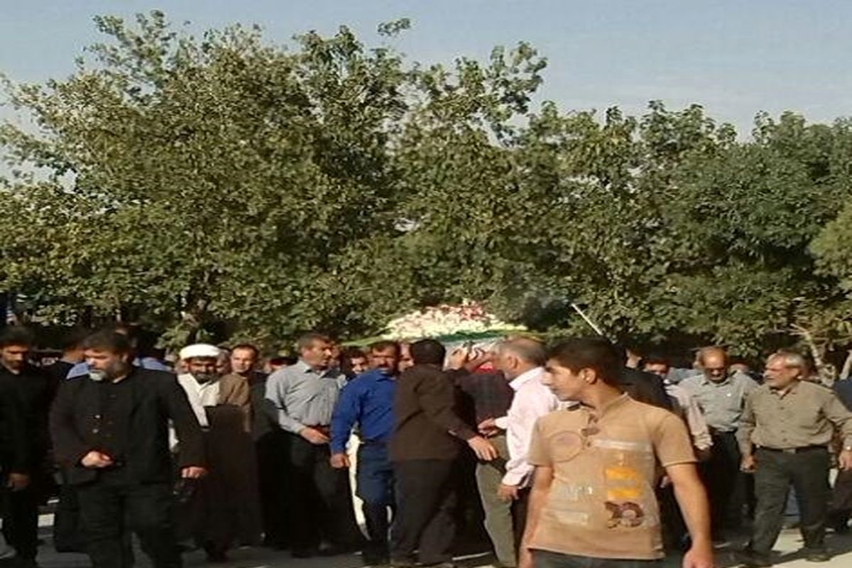 پیکر مادر شهیدان کولیوند تشییع و به خاک سپرده شد