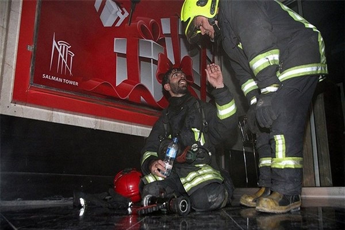 آتش سوزی در خط ۴ مترو تهران صحت ندارد/  قطار تنها دچار دودگرفتگی شده بود
