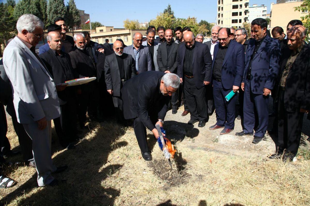 کلنگ اولین مدرسه اتیسم آذربایجان غربی در ارومیه به زمین زده شد