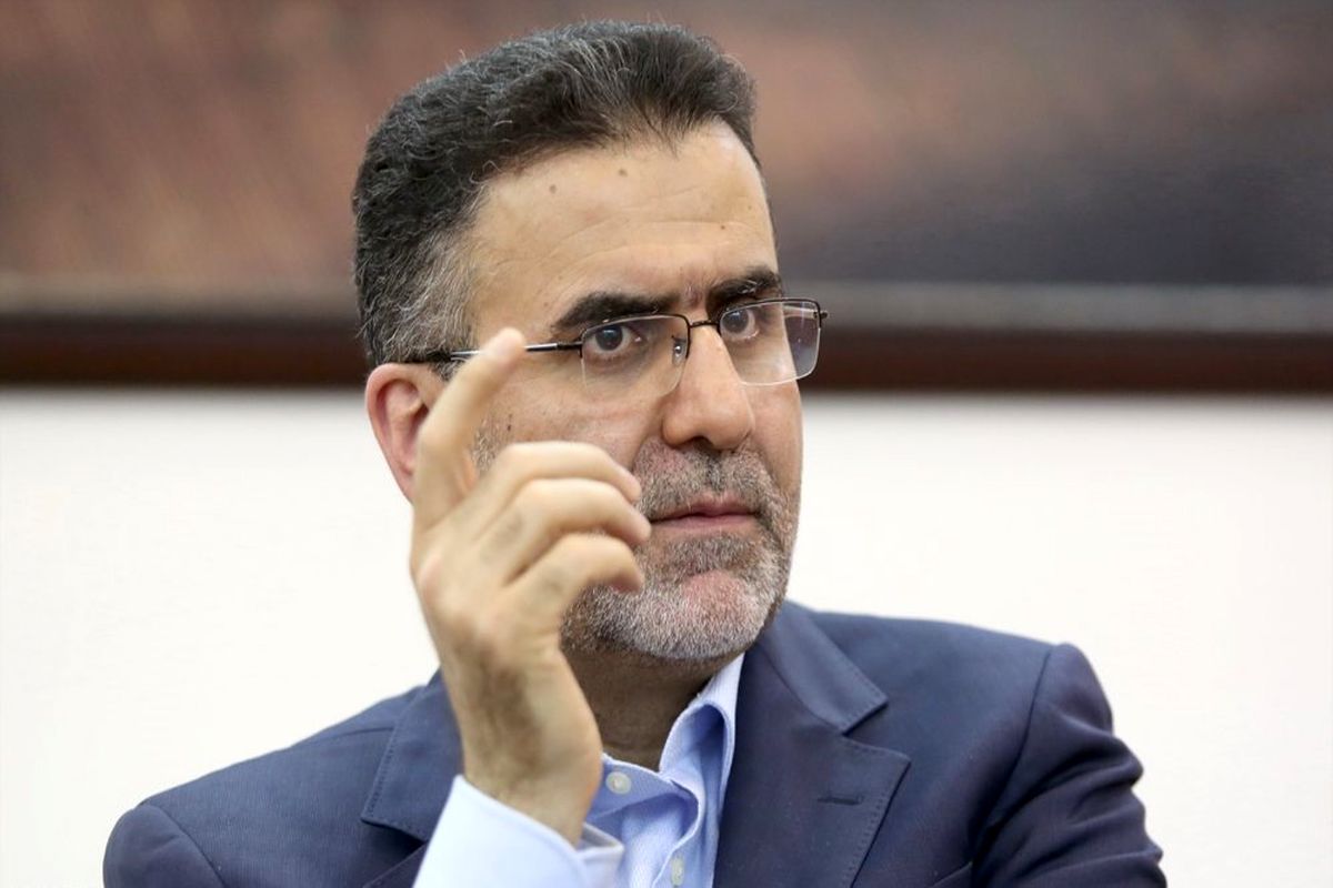 رئیس سازمان سینمایی به تماشای تعزیه نشست