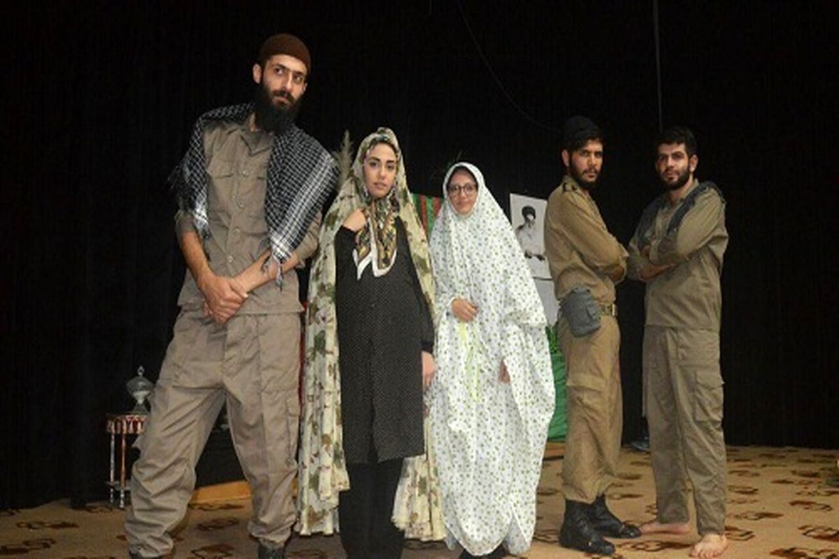 اجرای نمایش “مجنون” در محمدشهر