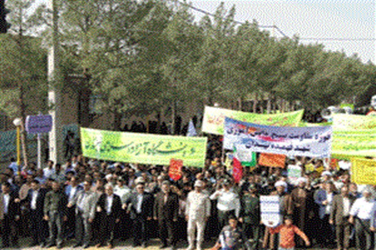 با حضور فرماندار : مراسم راهپیمایی ۱۳ آبان در شهرستان نهبندان