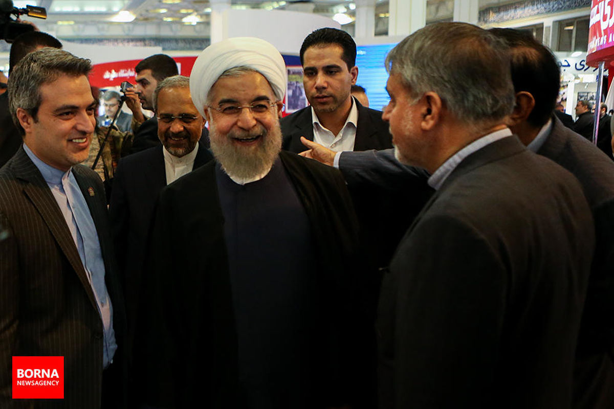 دکتر روحانی از غرفه خبرگزاری برنا بازدید کرد