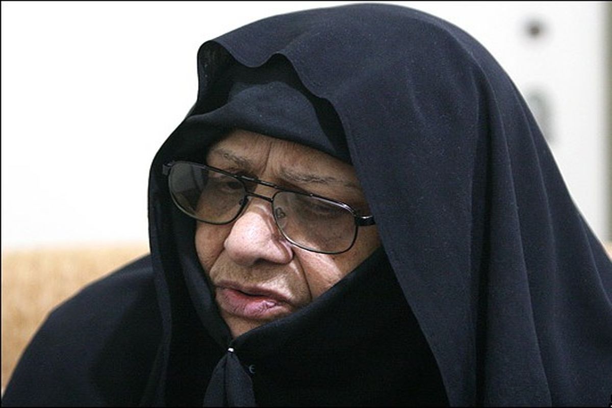بانو دباغ از مبارزان دیرین و نمادی از زنان مسلمان فعال است