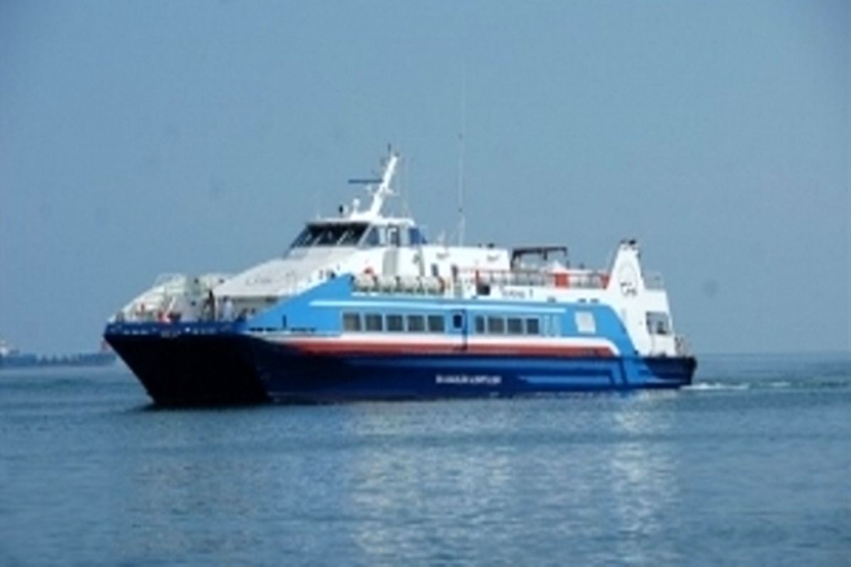 نخستین سفر مسافران عمانی با کشتی توریستی به چابهار