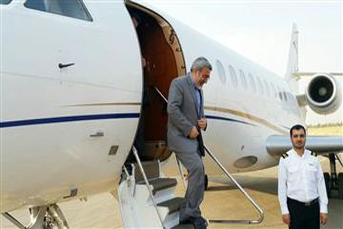 وزیر کشور وارد  فرودگاه خرم‌آباد استان لرستان شد