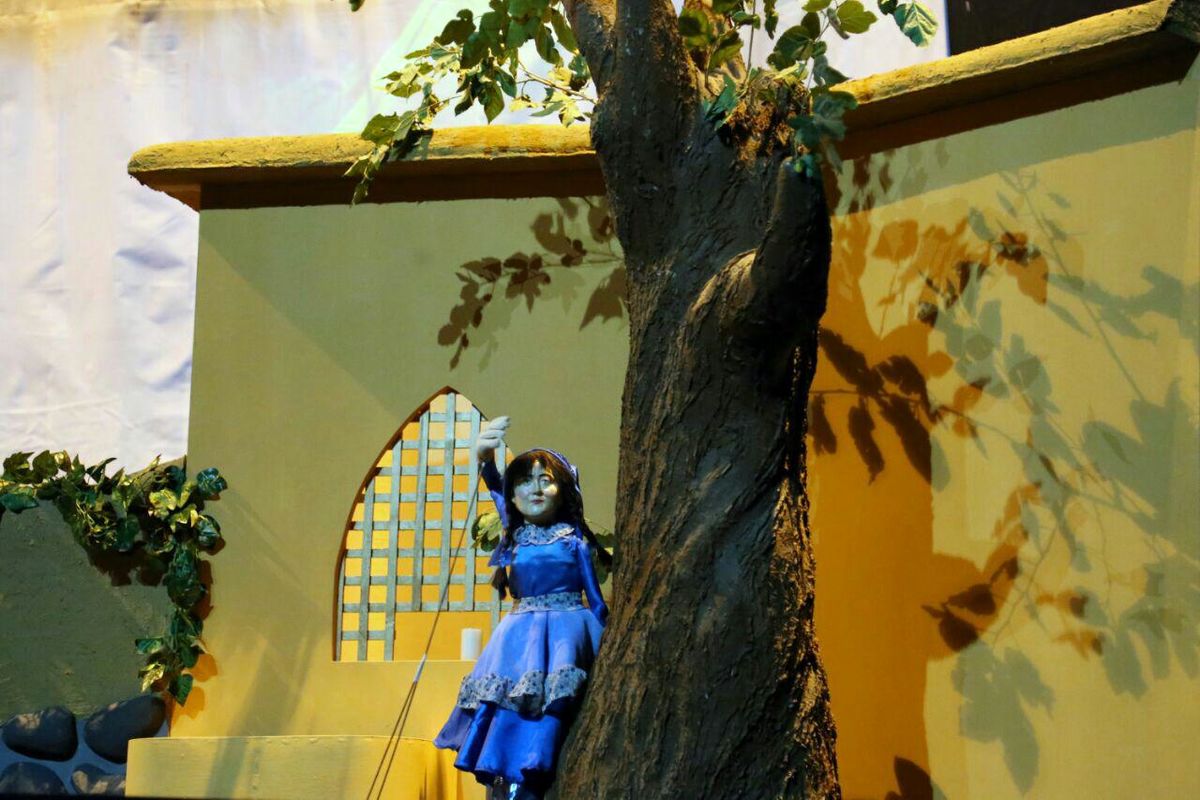 نمایش « دیوان تئاترال» در شانزدهمین جشنواره بین المللی تئاتر عروسکی به روی صحنه می رود
