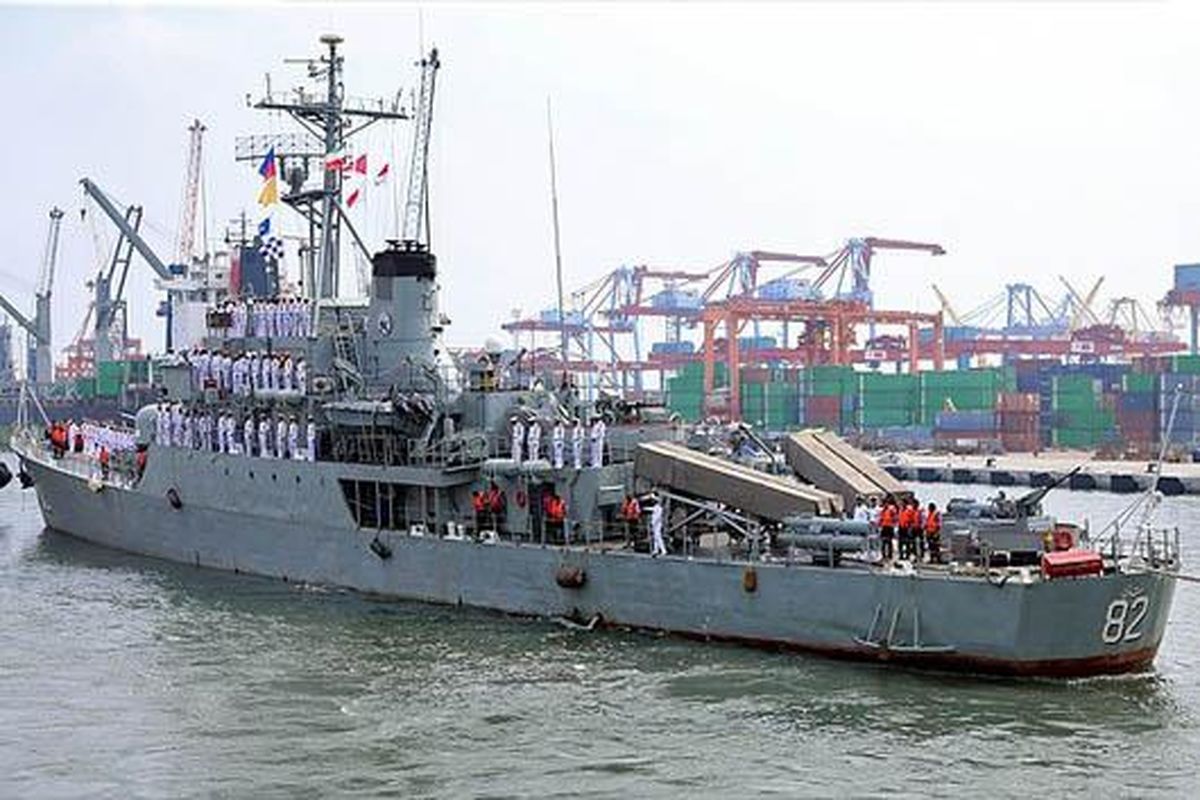 ناوگروه ۴۴ نیروی دریایی ارتش در تانزانیا پهلو گرفت