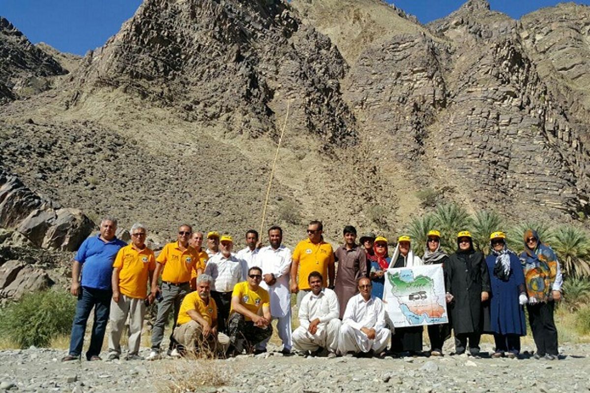 گروه گردشگری پرشین کمپر (PERSIAN CAMPERS) وارد منطقه آزاد چابهار شد