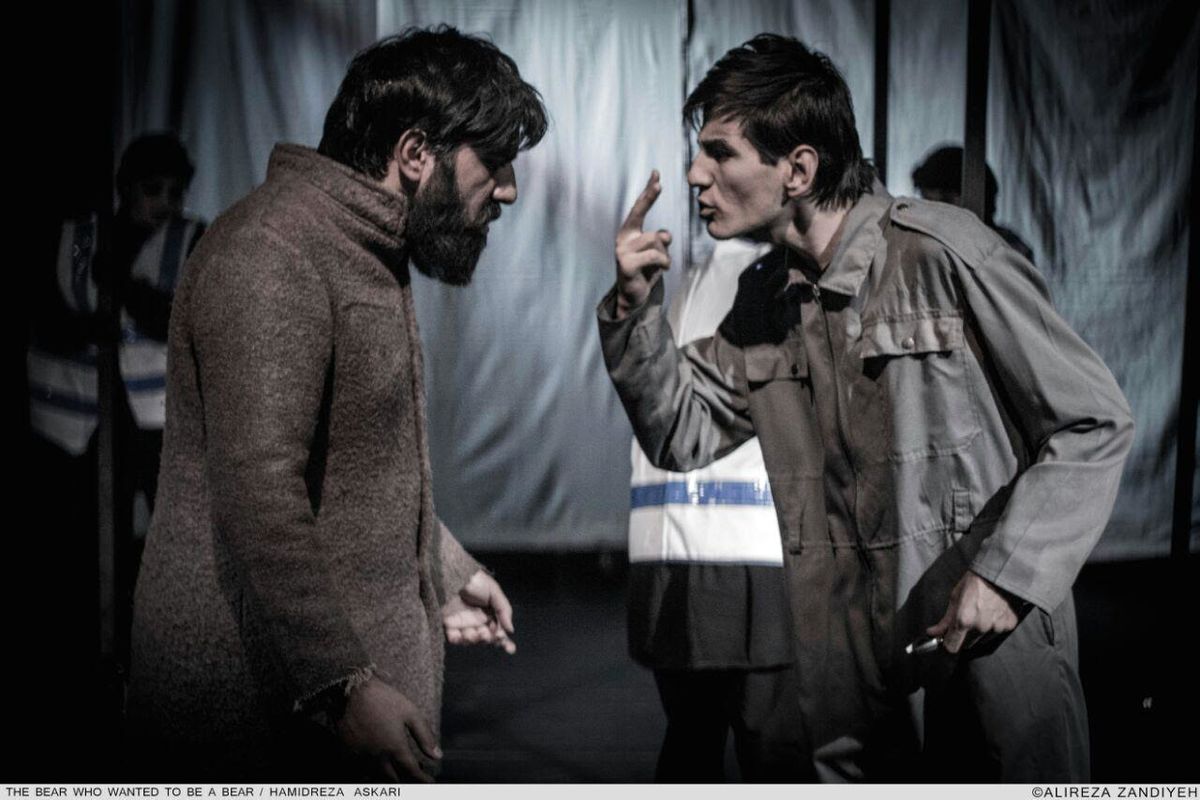 اجرای هنرمندان نمایش 