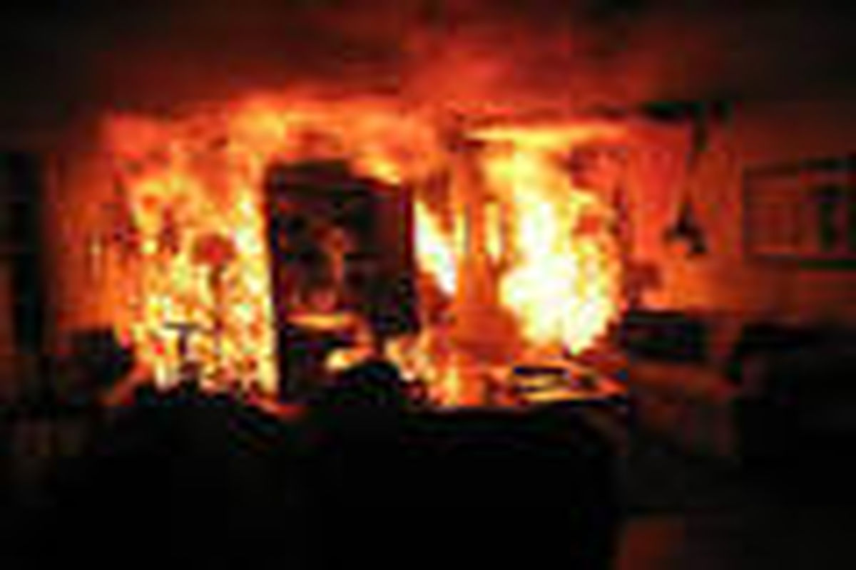 آتش‌سوزی ساختمان مسکونی در سعادت آباد