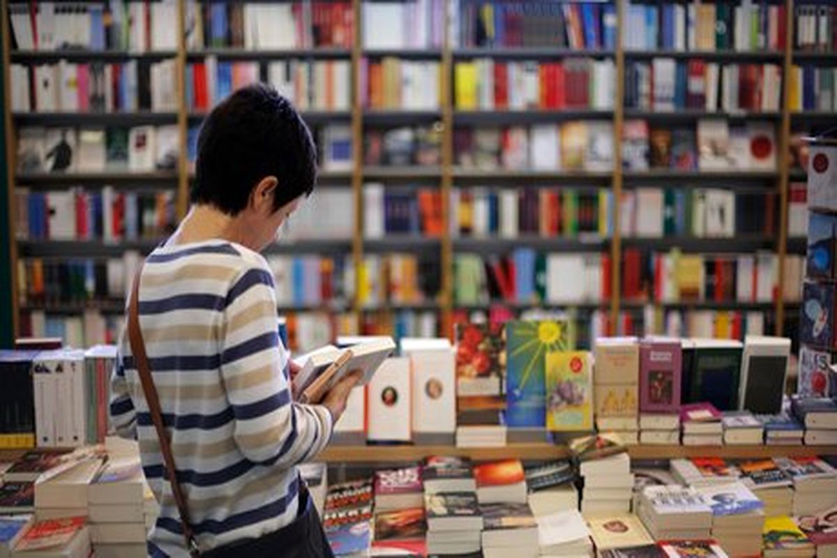 رقابت کتابفروشی های مشهد و اهواز در طرح پاییزه کتاب