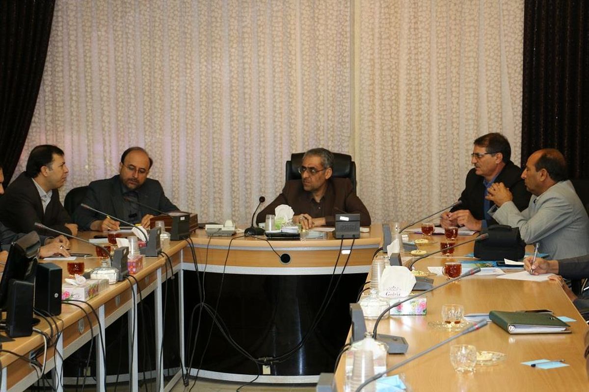 تشکیل جلسه ای سه جانبه به منظور بررسی مسائل و مشکلات عشایر استان